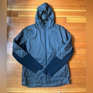 Mens On Cloud Insulator running jacket